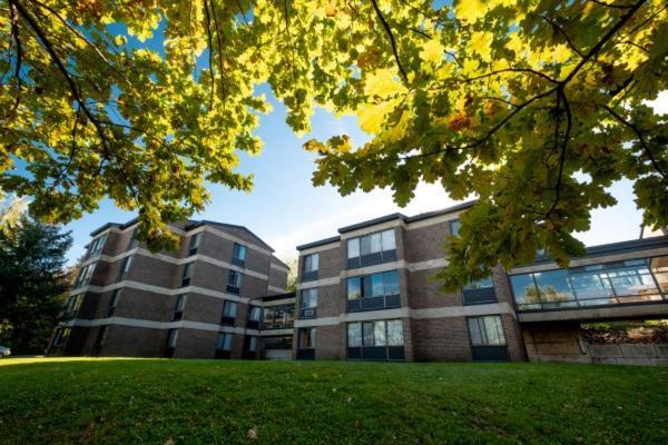 Au Campus Hotel Sherbrooke Kültér fotó