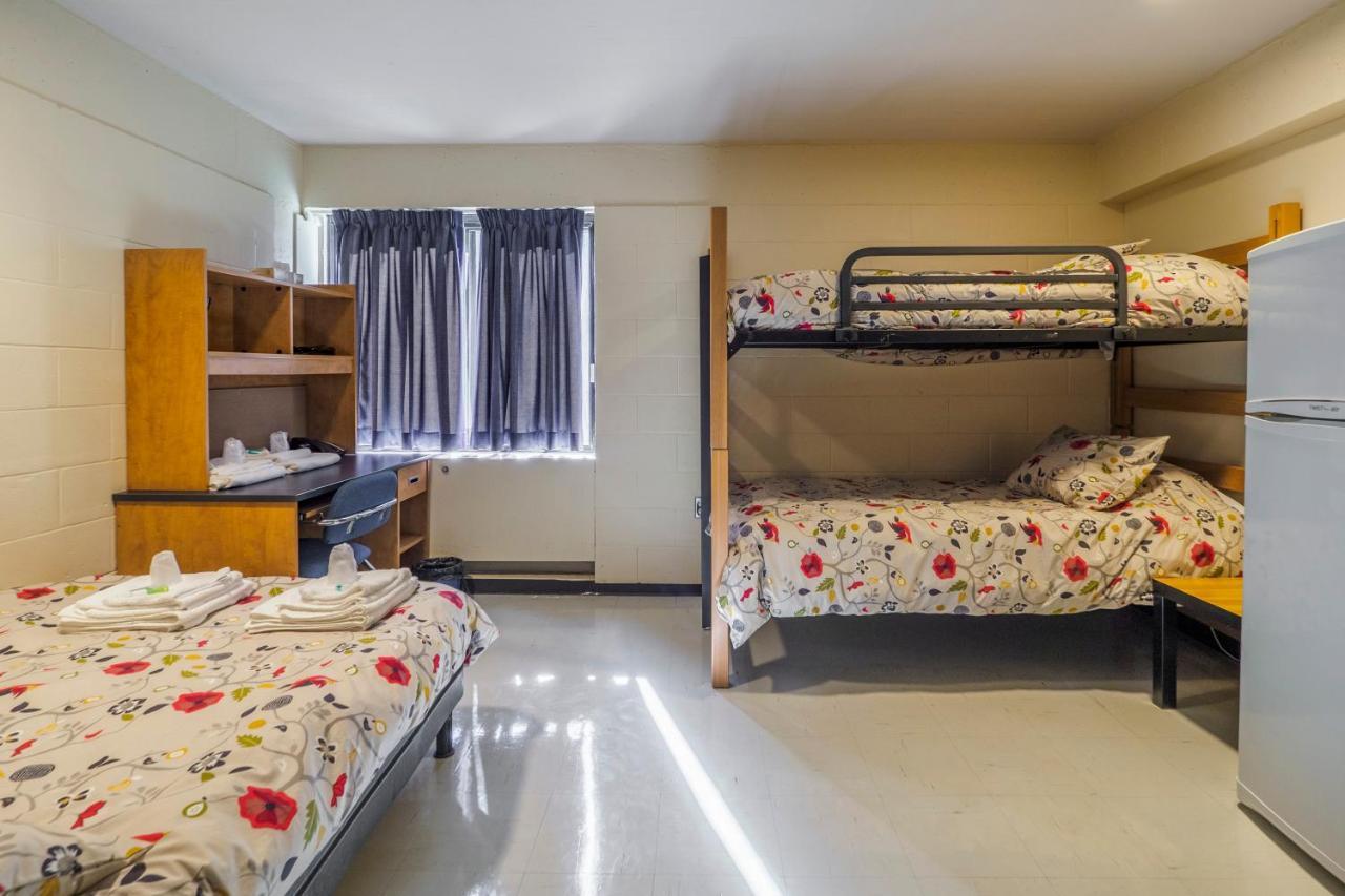 Au Campus Hotel Sherbrooke Kültér fotó