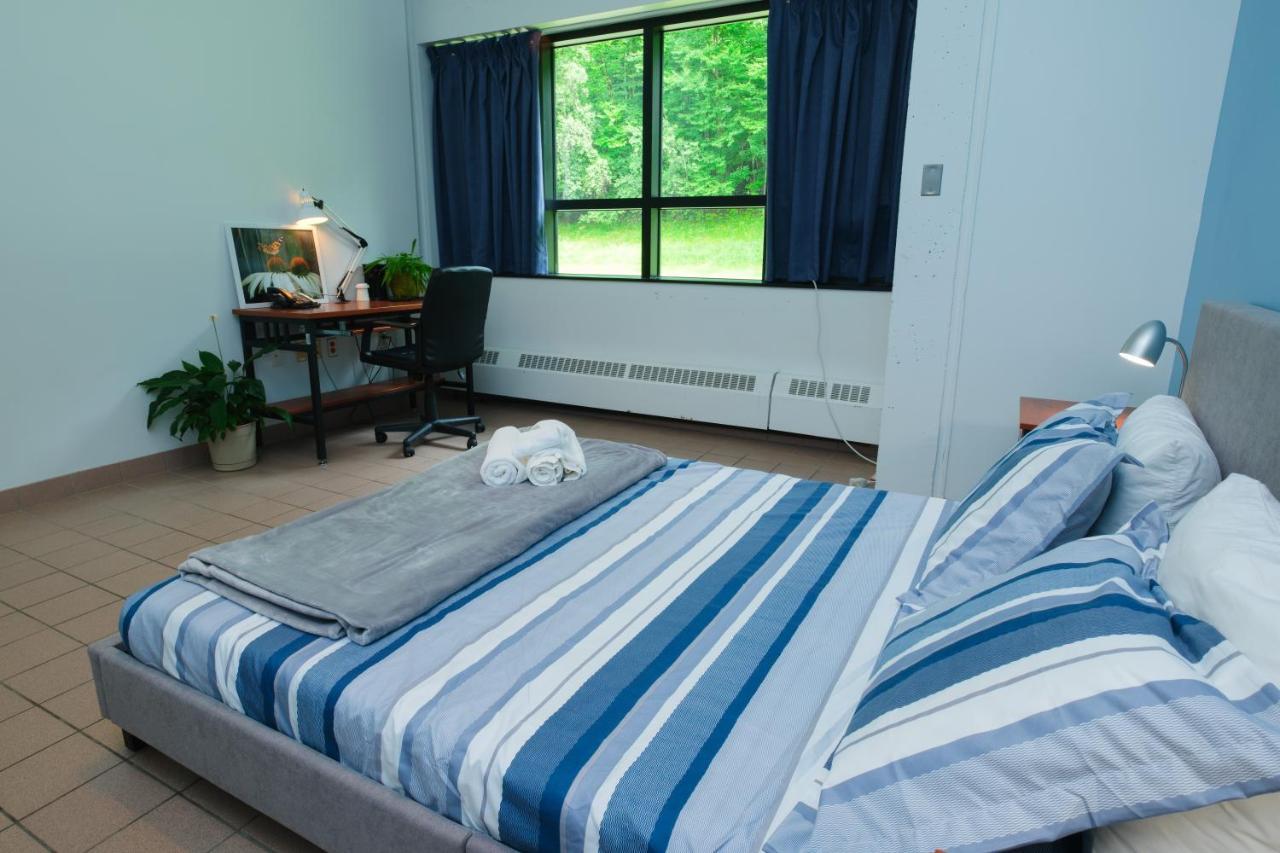 Au Campus Hotel Sherbrooke Kültér fotó