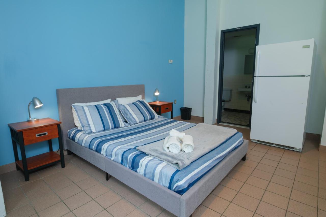 Au Campus Hotel Sherbrooke Kültér fotó