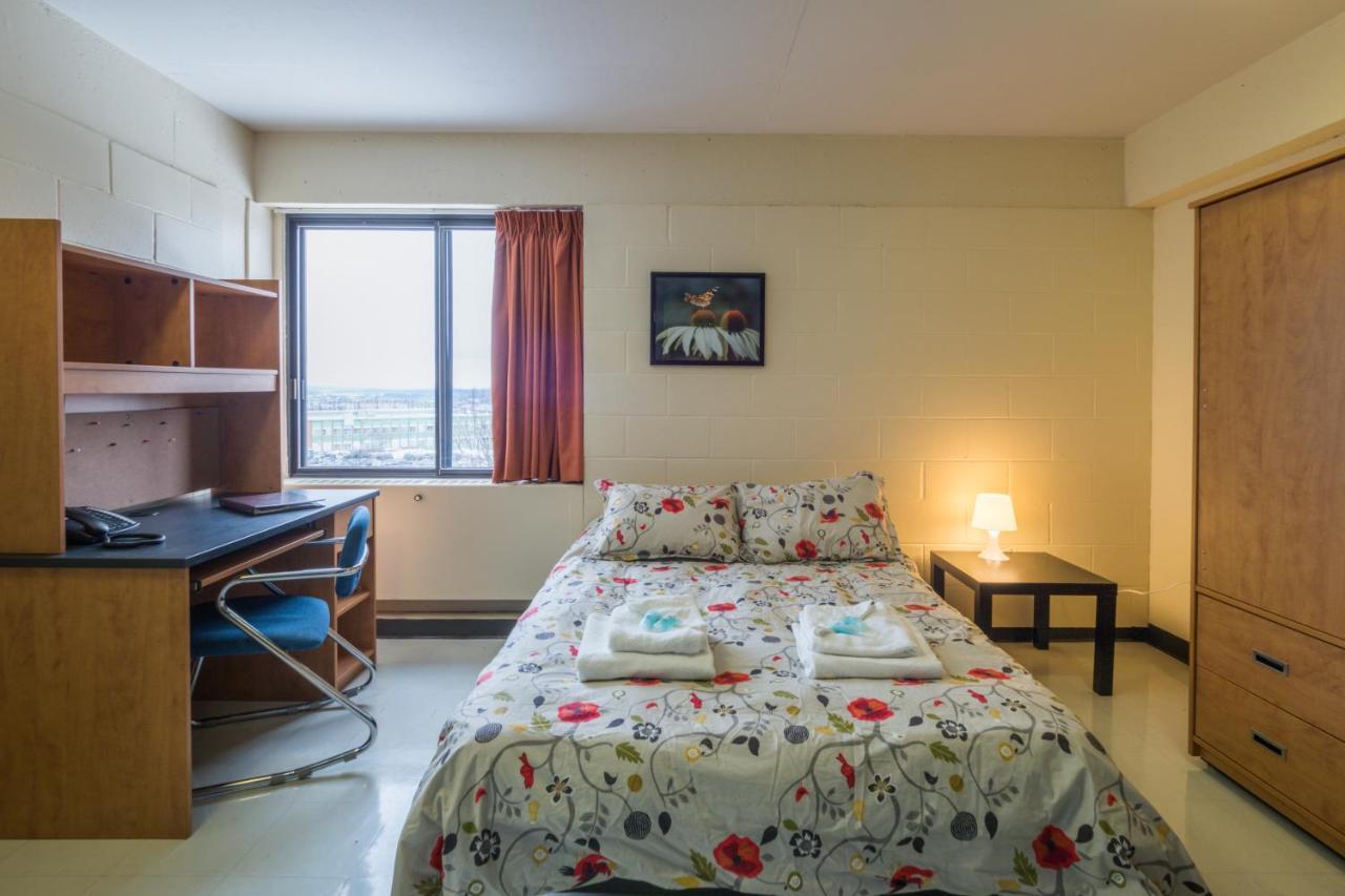 Au Campus Hotel Sherbrooke Kültér fotó